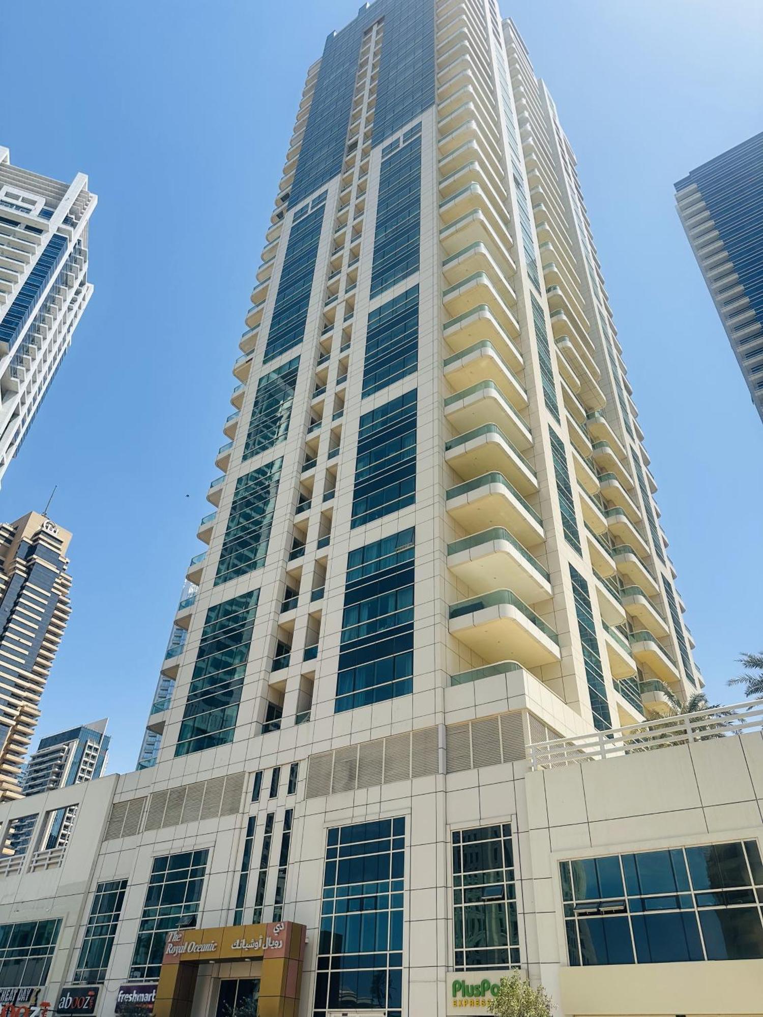 Sunrise Homes - Pool Side With Huge Balcony *
